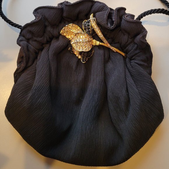 Exceptional Vintage Black Evening Bag With Large Crystal & Gold Tone Pin - Picture 1 of 5